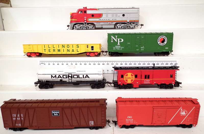 BACHMANN HO:  SANTA FE Freight Train Set in Very Good Boxed condition (China)