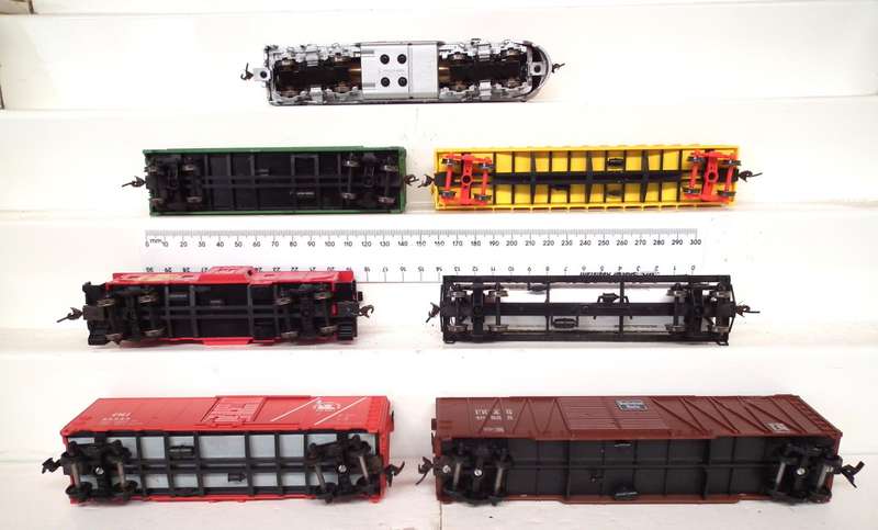 BACHMANN HO:  SANTA FE Freight Train Set in Very Good Boxed condition (China)