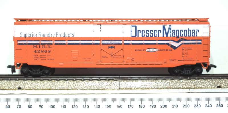 ATHEARN HO/OO: N.R.I.X.  60`Reefer in Good un-boxed condition (USA)