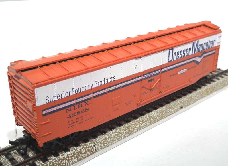ATHEARN HO/OO: N.R.I.X.  60`Reefer in Good un-boxed condition (USA)