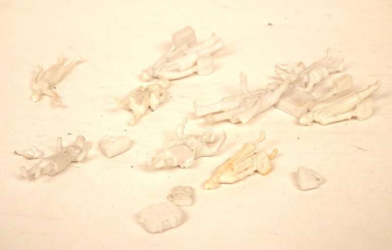 SCENERY HO: 15pc Detailed Plastic Human Station Platform Figures, in Fair Un-Painted Condition.