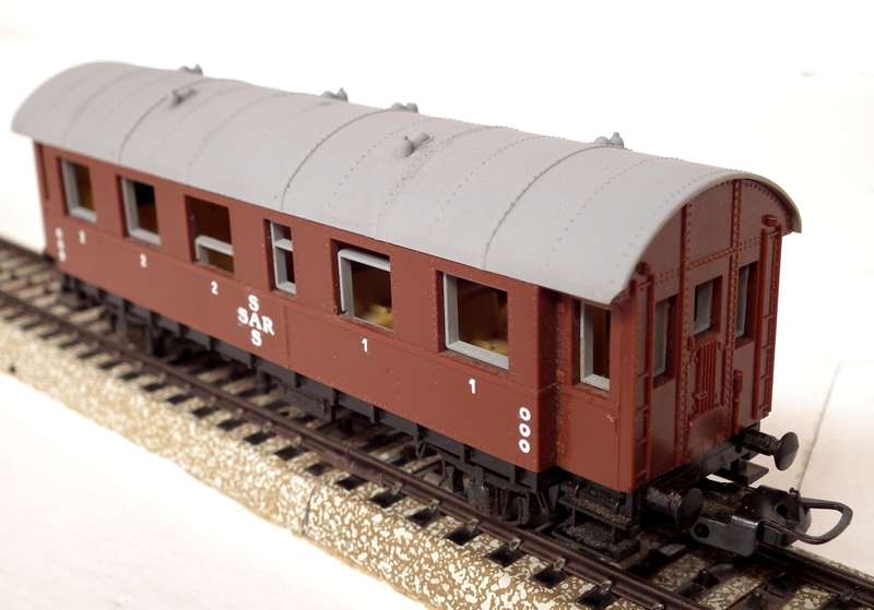 LIMA HO: SAR Junior Passenger Coach in Good Un-Boxed Used Condition (Italy)