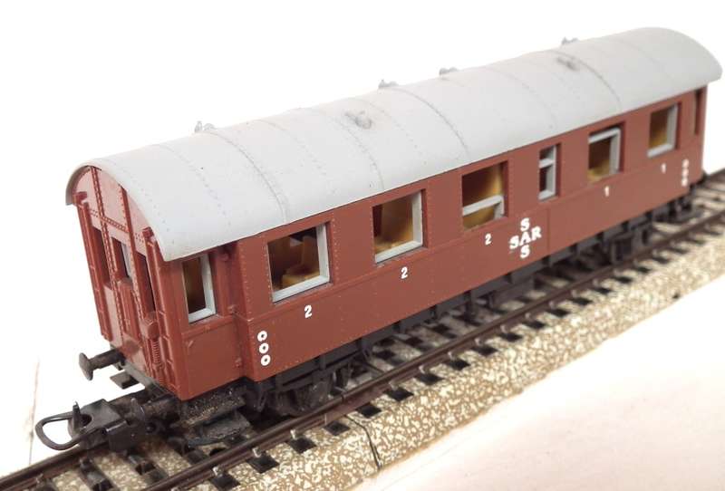 LIMA HO: SAR Junior Passenger Coach in Good Un-Boxed Used Condition (Italy)