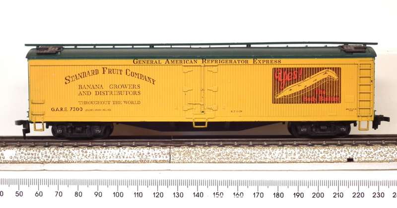 ATHEARN HO: `BANANA` 60` Reefer in Good un-boxed and Used condition.