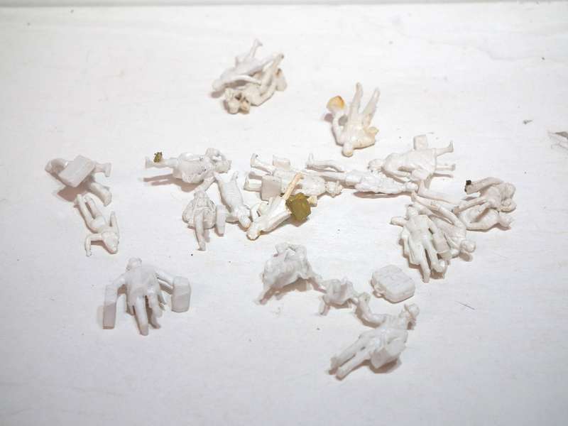 SCENERY HO: 20pc Detailed Plastic Station Passengers, in Good Un-Painted Condition.