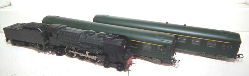JOUEF HO: Vintage SNCF Passenger Steam Train Set in Good, Used and Un-boxed condition(France)