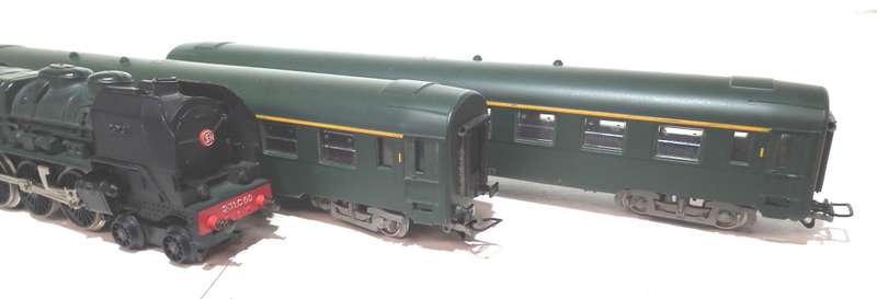 JOUEF HO: Vintage SNCF Passenger Steam Train Set in Good, Used and Un-boxed condition(France)