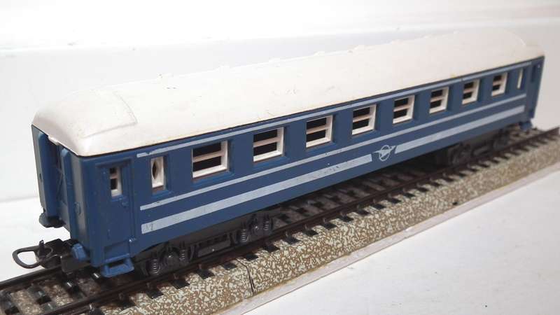 LIMA HO: SAR Junior Blue Train Passenger Coach in Good unboxed used condition (Italy)