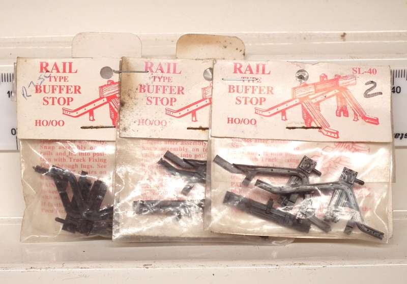 PECO HO/OO:  3pk of New Sleeper Type Track End Buffer Stops.(England)