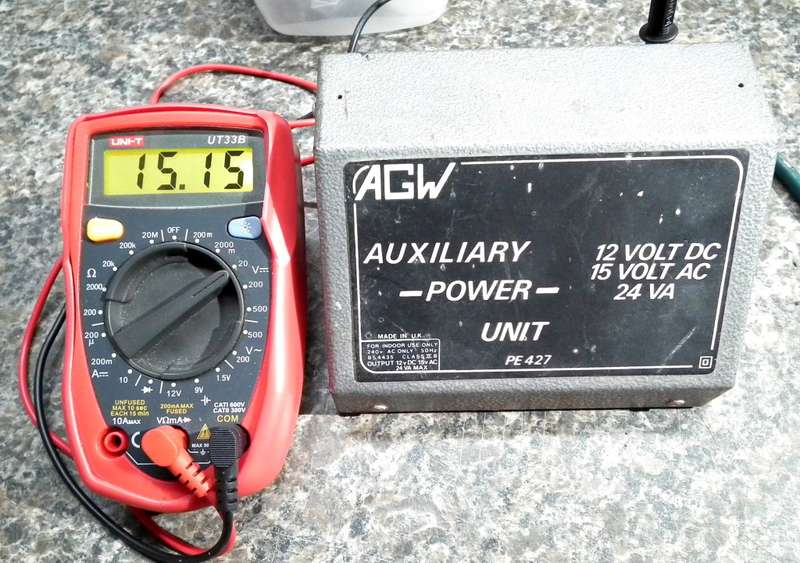 AGW POWER SUPPLY: Old School 12VDC/15VAC Analogue Power Supply in good un-boxed condition(Italy)