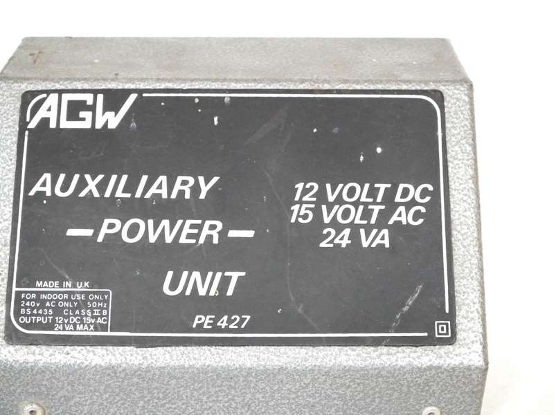 AGW POWER SUPPLY: Old School 12VDC/15VAC Analogue Power Supply in good un-boxed condition(Italy)