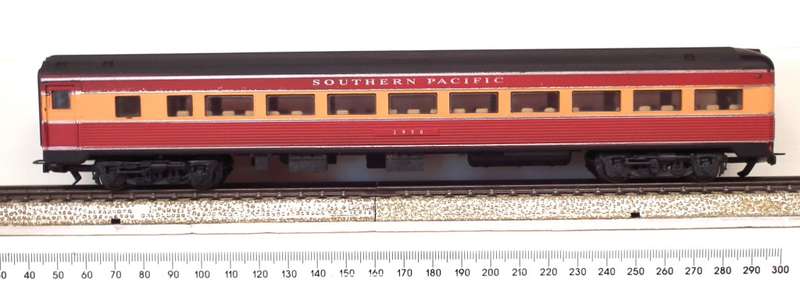 FRATESCHI HO:`SOUTHERN PACIFIC` Corrugated Lounge End Car in Good Un-boxed condition (Brazil)