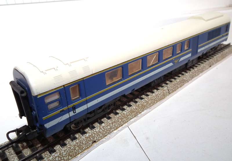 LIMA HO: SAR Blue Train Composite Coach in Fair unboxed used condition (Italy)