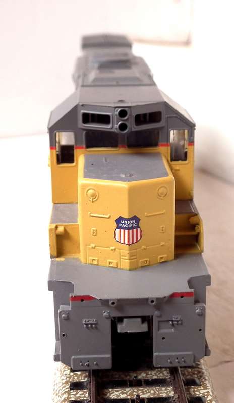 ATHEARN HO: American`UNION PACIFIC`GP Diesel Freight Locomotive in Like New Un-Boxed Condition(USA)