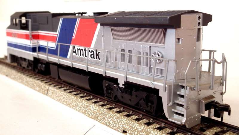 WALTHERS HO: American`AMTRAK 500`GP Diesel Freight Locomotive in Good Un-Boxed Condition(China)