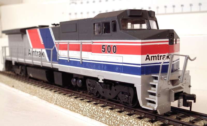 WALTHERS HO: American`AMTRAK 500`GP Diesel Freight Locomotive in Good Un-Boxed Condition(China)