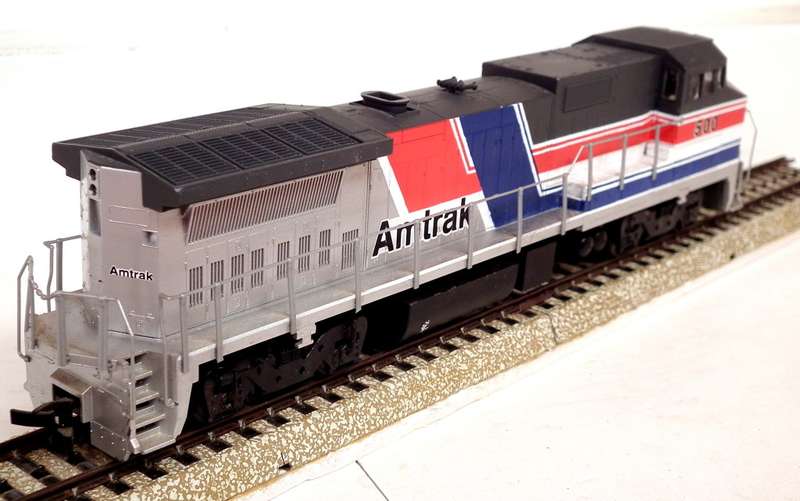 WALTHERS HO: American`AMTRAK 500`GP Diesel Freight Locomotive in Good Un-Boxed Condition(China)