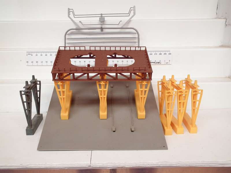 SCENERY HO:  Incomplete Coal Loading  Platform with Spare Pylons for Parts Only.