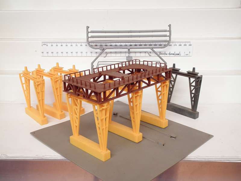 SCENERY HO:  Incomplete Coal Loading  Platform with Spare Pylons for Parts Only.