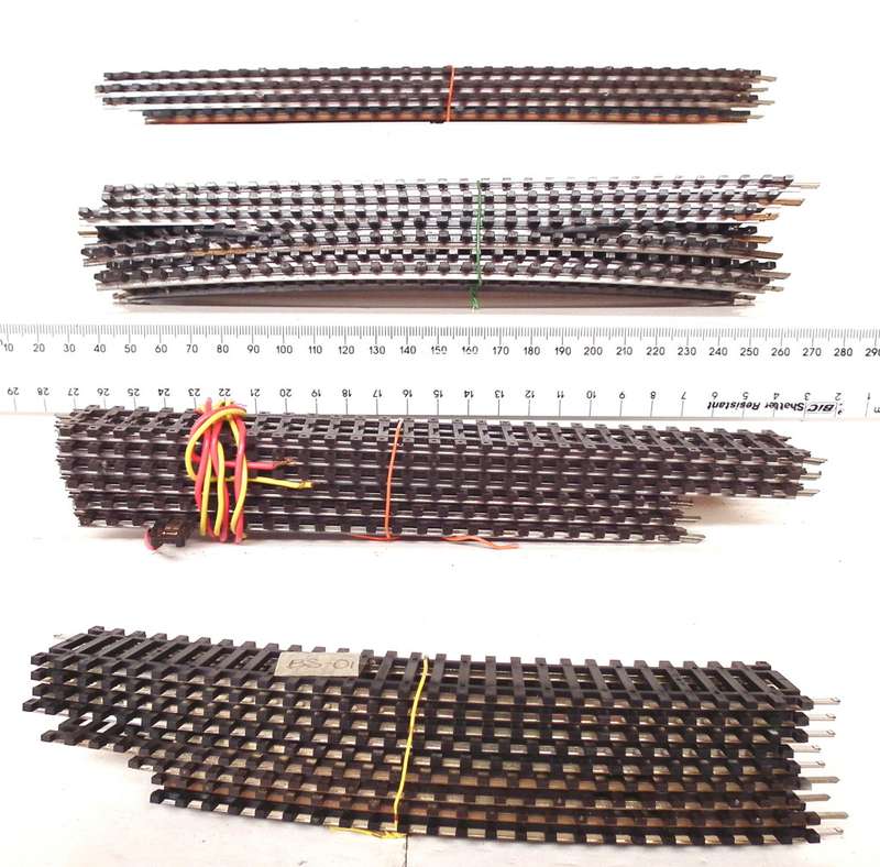 LIMA HO:  26pc Mixed Metal/Nickel Silver Track in Fair Used and Boxed Condition.(Italy))