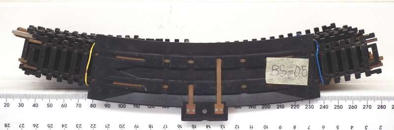 TRACK HO:  15pc Mixed Brass/Nickel Silver Curved Track in Fair Used Condition.