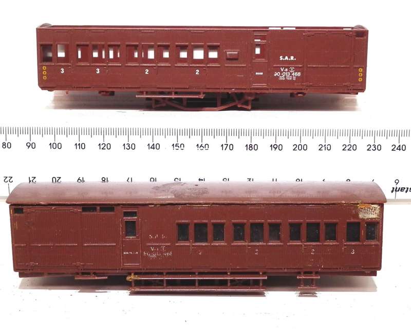 LIMA HO: Old Incomplete rolling Stock in Scrap condition for Parts Only