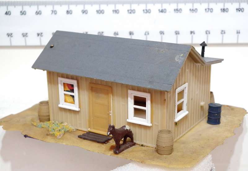 SCENERY HO: Small Detailed Plastic Country Cottage in Fair Used Condition.