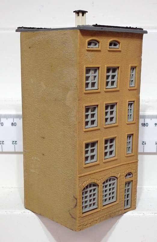 SCENERY HO: Vintage European Multi Story Apartment Building in Fair Used Condition.