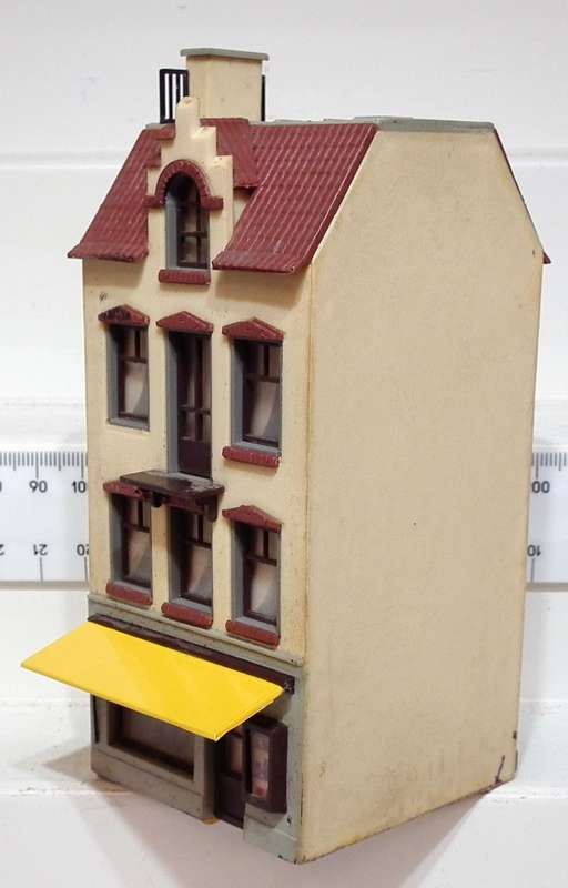 SCENERY HO: Vintage European Multi Story Apartment Building with Shop in Fair Used Condition.