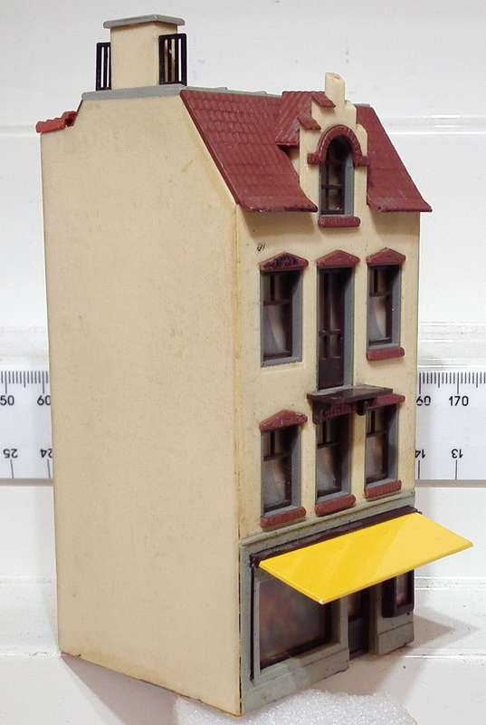 SCENERY HO: Vintage European Multi Story Apartment Building with Shop in Fair Used Condition.