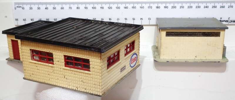 SCENERY HO: Service Station + Auto Spares Shop in Fair Used Condition.