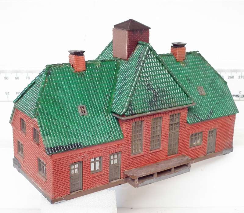 SCENERY HO:  European Country Style Plastic Station Building on Platform in Fair Used Condition.