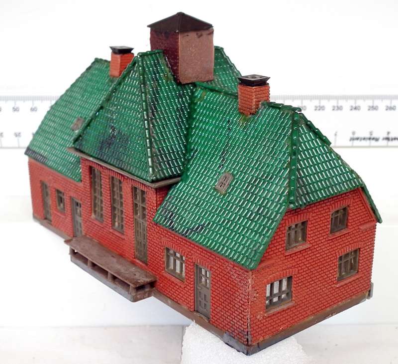 SCENERY HO:  European Country Style Plastic Station Building on Platform in Fair Used Condition.