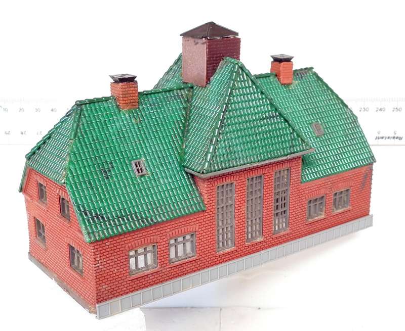 SCENERY HO:  European Country Style Plastic Station Building on Platform in Fair Used Condition.