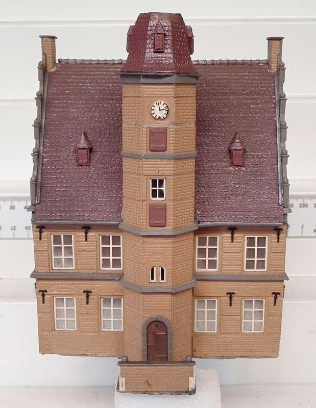 SCENERY HO: Vintage European Multi Story City Building in Fair Used Condition.