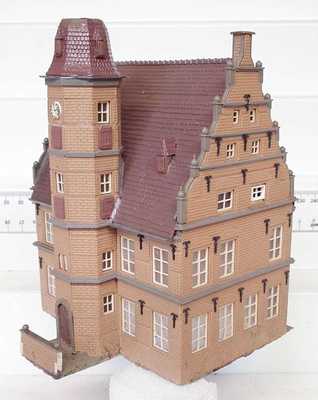 SCENERY HO: Vintage European Multi Story City Building in Fair Used Condition.
