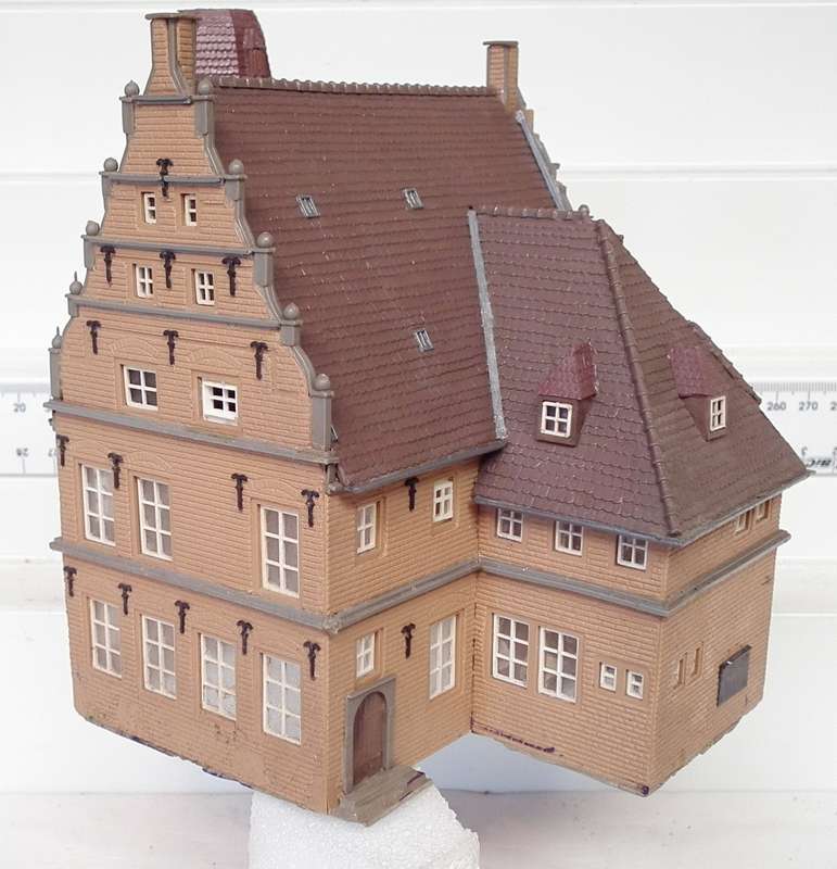 SCENERY HO: Vintage European Multi Story City Building in Fair Used Condition.