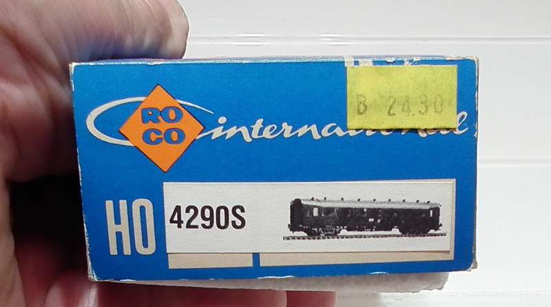 ROCO HO: Highly Detailed DB Passenger Coach(4290S) in Like New Boxed condition (Austria)