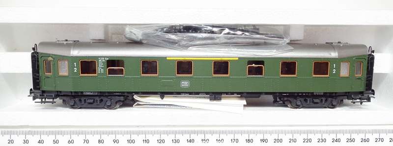 ROCO HO: Highly Detailed DB Passenger Coach(4290S) in Like New Boxed condition (Austria)