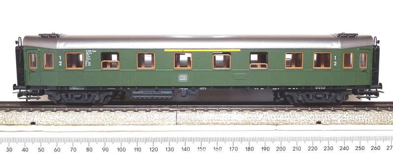 ROCO HO: Highly Detailed DB Passenger Coach(4290S) in Like New Boxed condition (Austria)
