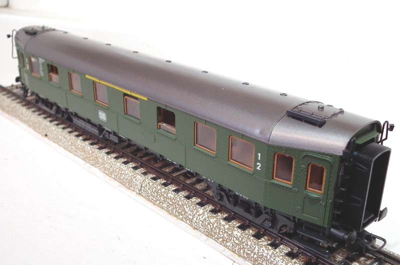 ROCO HO: Highly Detailed DB Passenger Coach(4290S) in Like New Boxed condition (Austria)