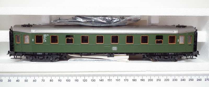 ROCO HO: Highly Detailed DB Passenger Coach(4289A) in Like New Boxed condition (Austria)