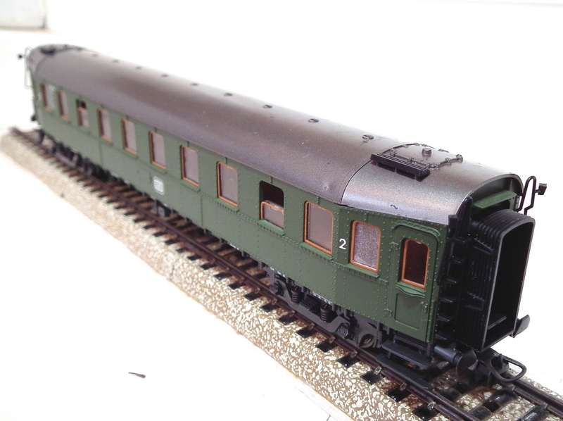 ROCO HO: Highly Detailed DB Passenger Coach(4289A) in Like New Boxed condition (Austria)
