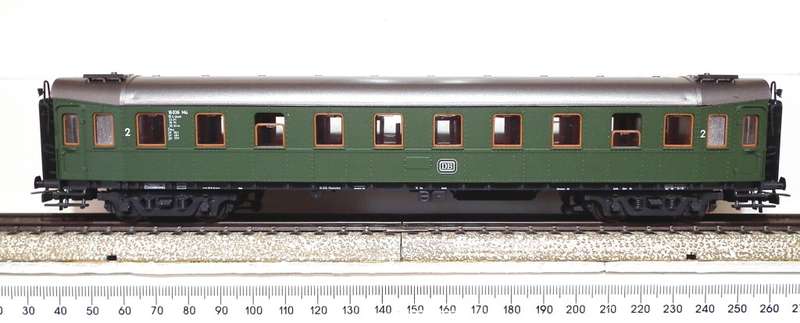 ROCO HO: Highly Detailed DB Passenger Coach(4289A) in Like New Boxed condition (Austria)