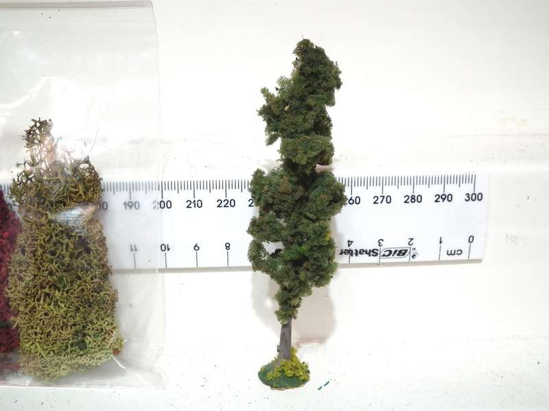 SCENERY HO: 2pc Trees + 1x Bag Foam Foliage + Texture Material  in Good Bagged Condition
