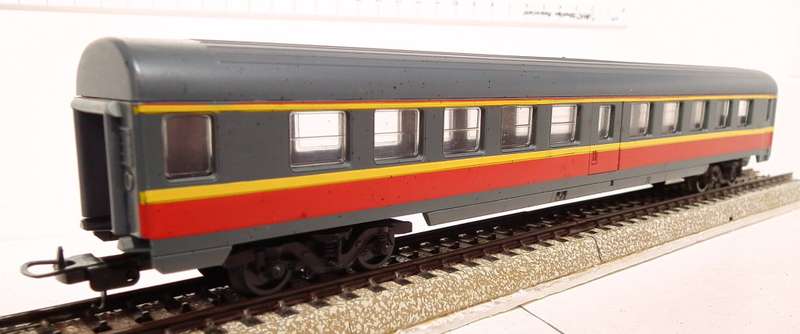 LIMA HO: RARE SAR Metro Blitz Passenger Coach in Fair Unboxed Used Condition (Italy)