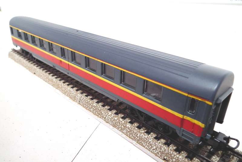 LIMA HO: RARE SAR Metro Blitz Passenger Coach in Fair Unboxed Used Condition (Italy)