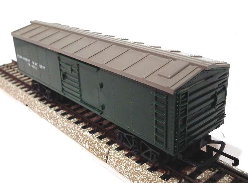 TRI-ANG OO:  Vintage English Closed Wagon in Fair Un-boxed condition(England)