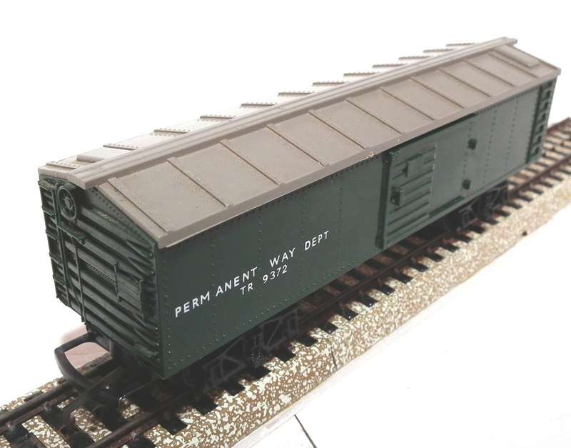 TRI-ANG OO:  Vintage English Closed Wagon in Fair Un-boxed condition(England)