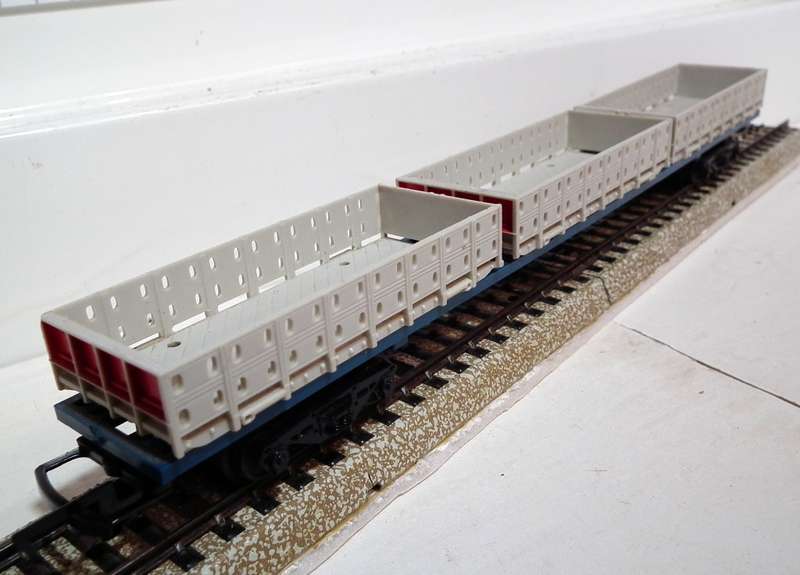 TRI-ANG OO:   RARE Vintage English Bin Cargo Wagon in Good, Used and Un-boxed condition(England)